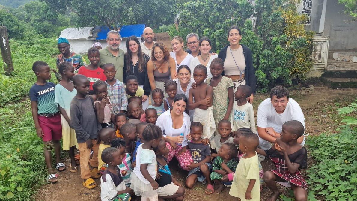 Equipo Fundacion Clinica Premium en Sierra Leona