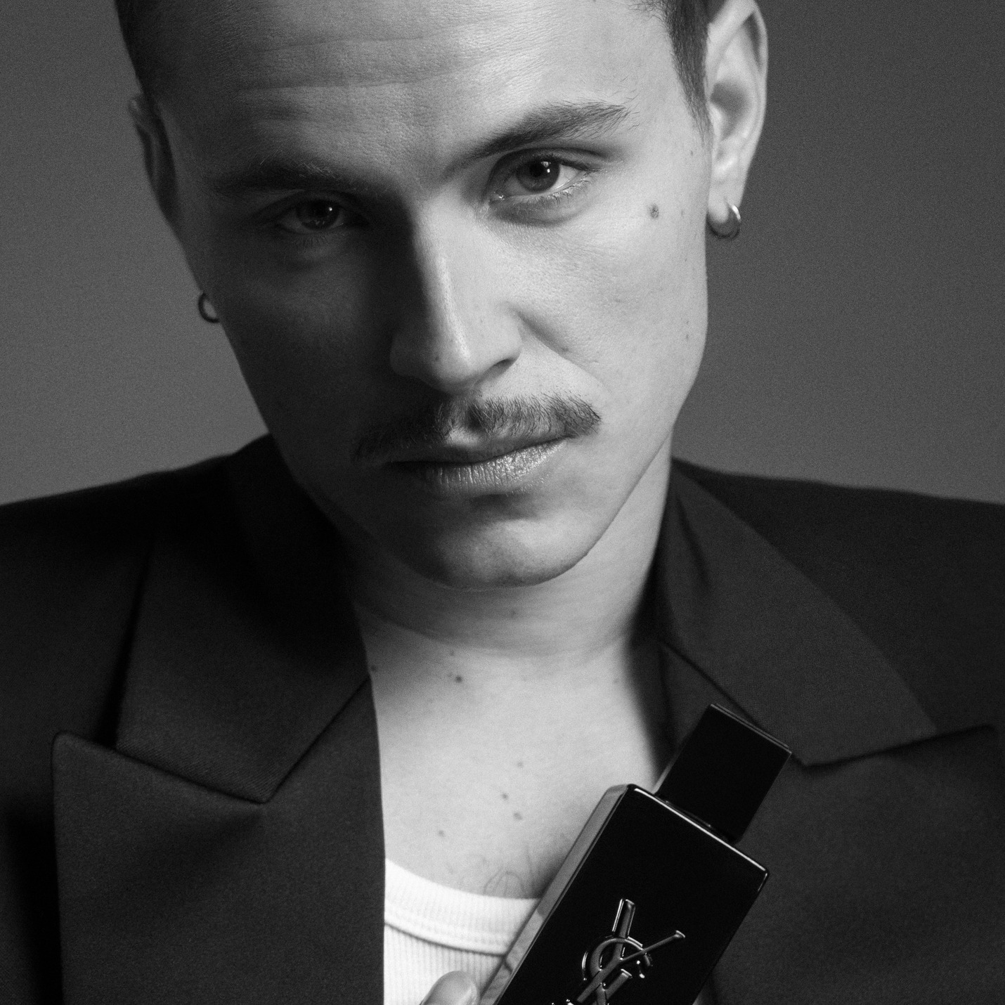 Aron Piper imagen de YSL