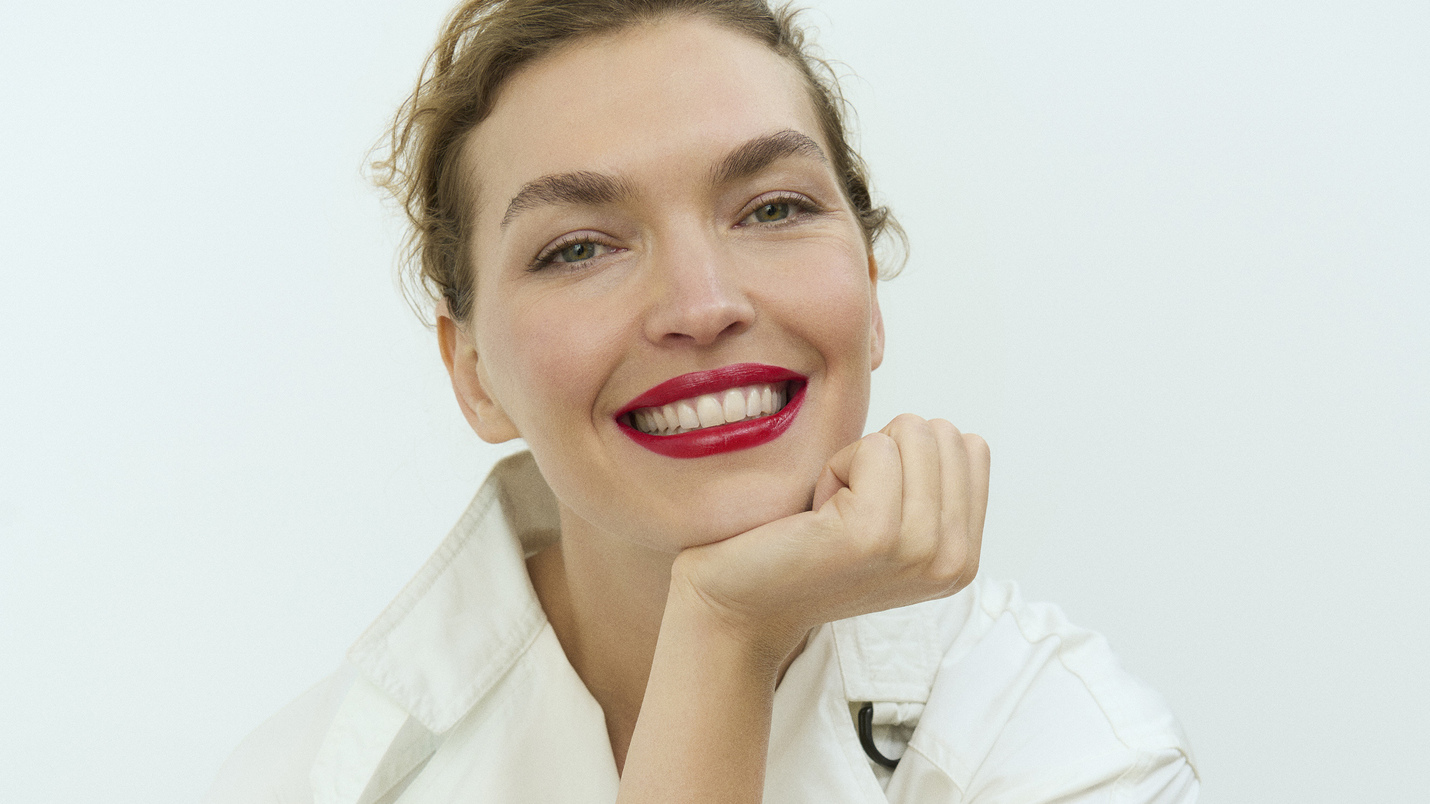 Arizona Muse con Clarins